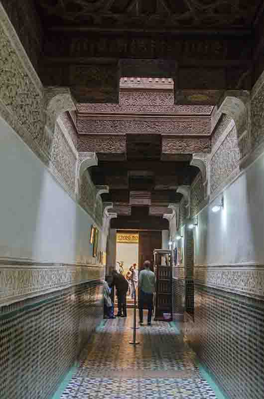 122 - Marruecos - Marrakech - Madraza Ben Youssef - entrada